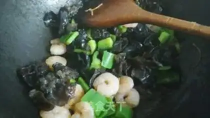 Make Shrimp peppers, black wood step 8