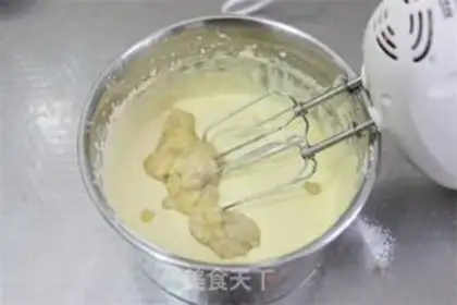 Make Caramel banana cheesecake step 7