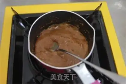 Make Caramel banana cheesecake step 8