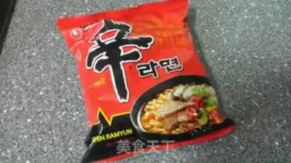 Make Korean ramen step 2