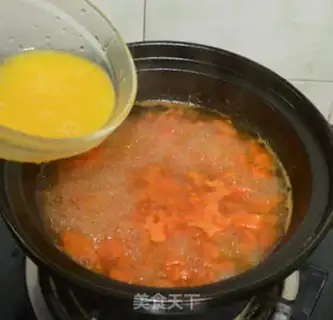 Make Tomatoes, eggnut soup step 4