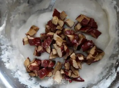 Make Cherry ice cream cake step 4