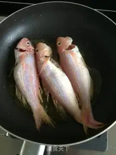 Make Red Shirt Fish step 1
