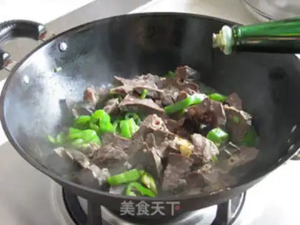 Make Pyramid fried pig lungs step 5