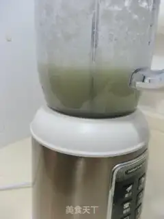 Make Gold pear celery juice step 5