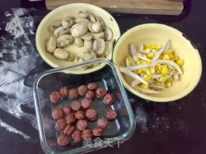 Make Black peppers, mushroom pizza step 1