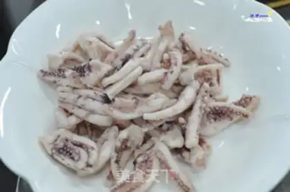 Make Iron-cracked squid shaving step 1