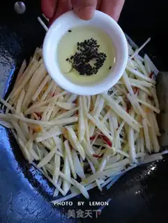 Make Spicy potatoes step 4
