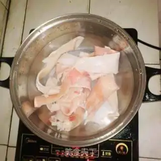 Make Spicy pig skin step 0