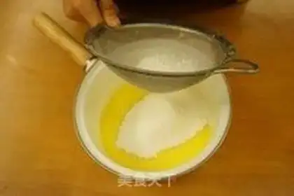 Make Strawberry roll step 3