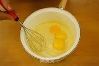 Make Strawberry roll step 5