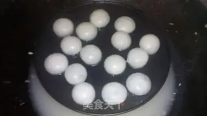Make Coconut black sesame and fruit step 4