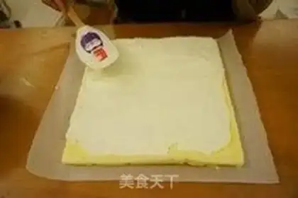 Make Strawberry roll step 17