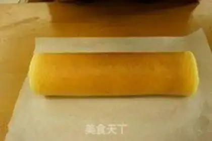 Make Strawberry roll step 20