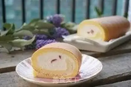 Make Strawberry roll step 23