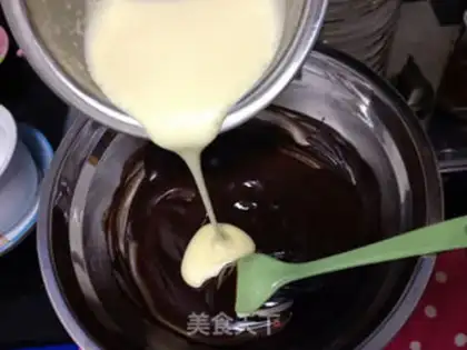 Make Chocolate cracker cookies step 2