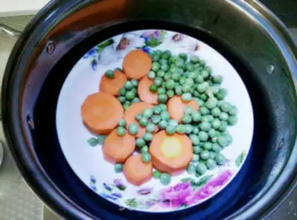 Make Baby eats carrot mud step 1