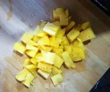 Make Homemade pineapple juice step 0