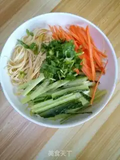 Make Soup cucumbers and bean skin step 0