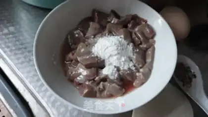 Make Pork liver spinach soup step 1