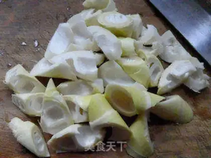 Make Flower clams and thunder step 2