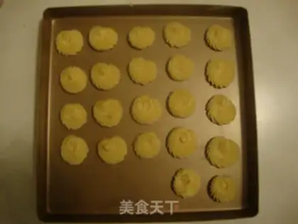 Make Almond pink cookies step 5