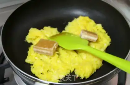 Make All pineapple pineapples step 5
