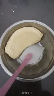 Make Pumpkin balls step 1