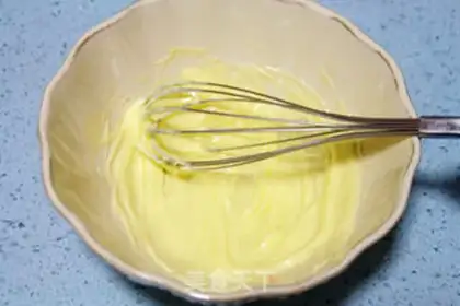 Make Pineapple cupcakes step 2
