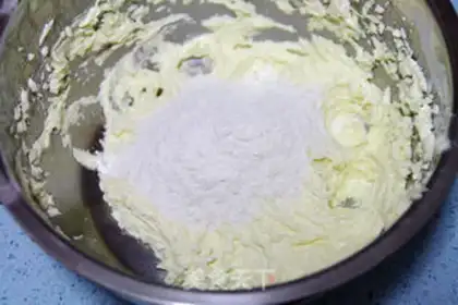 Make Pineapple cupcakes step 6