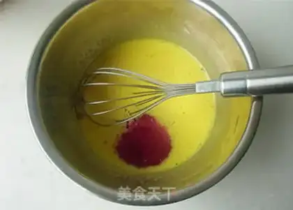Make Flamingo fruit cupcakes step 3