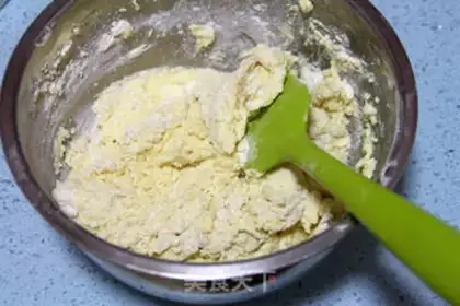 Make Pineapple cupcakes step 9