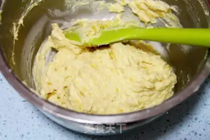 Make Pineapple cupcakes step 11