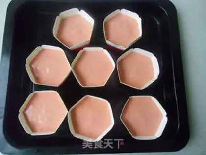 Make Flamingo fruit cupcakes step 8