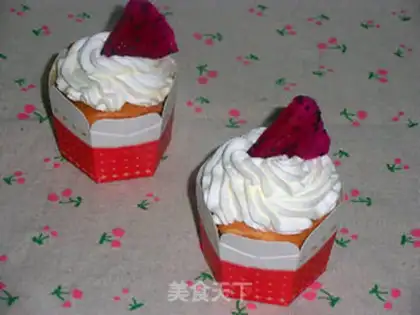 Make Flamingo fruit cupcakes step 10