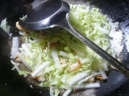 Make The egg gravy soup step 3