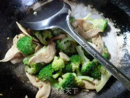 Make Soybeans, fried broccoli step 5