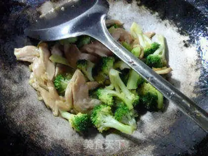 Make Soybeans, fried broccoli step 8