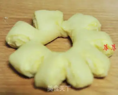 Make People love melon cheese buns step 5