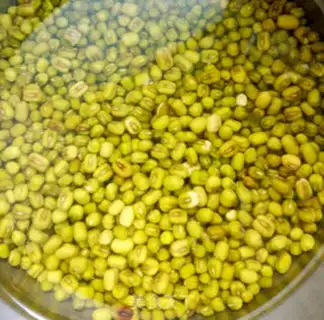 Make Green bean sausage soup step 0