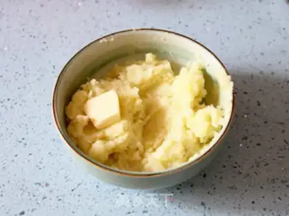 Make Cream-cream cream sauce step 7