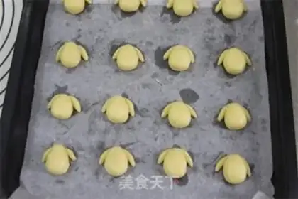 Make Little lamb cookies step 7