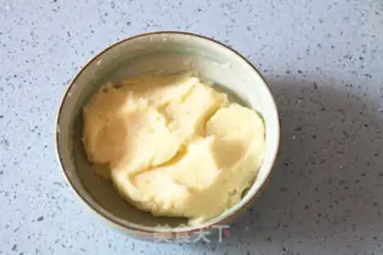 Make Cream-cream cream sauce step 8