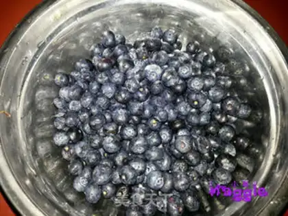 Make Fresh blueberry sauce step 1