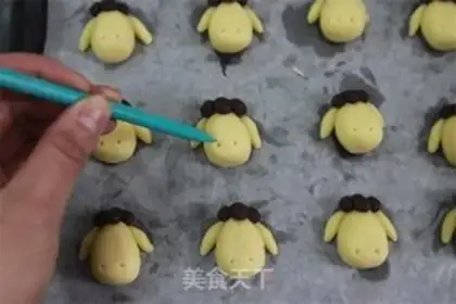 Make Little lamb cookies step 10