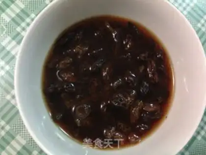 Make A raisin with a pound cake step 1