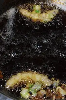 Make Onion fried shrimp tiger step 5