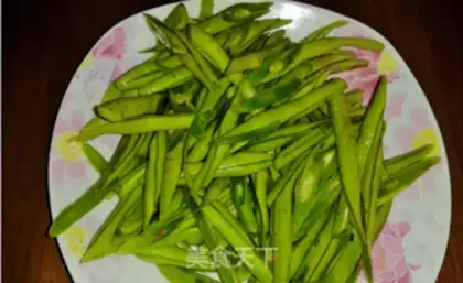Make Dry black pepper with fish step 0