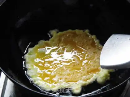 Make Tomato eggnog noodles step 3