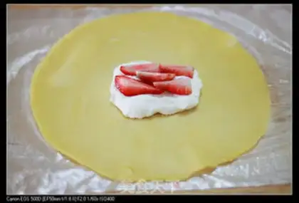 Make Strawberry Band step 11